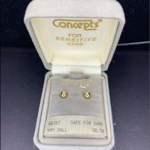 Sensitive 5mm ball earrings